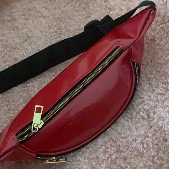 Red glitter Fanny   - Picture 4 of 8